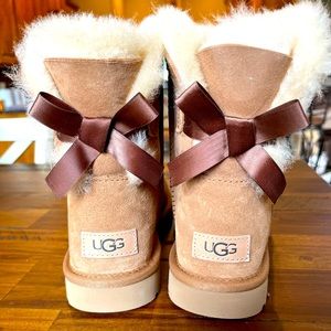 NEW* Mini Bailey bow II UGG boots